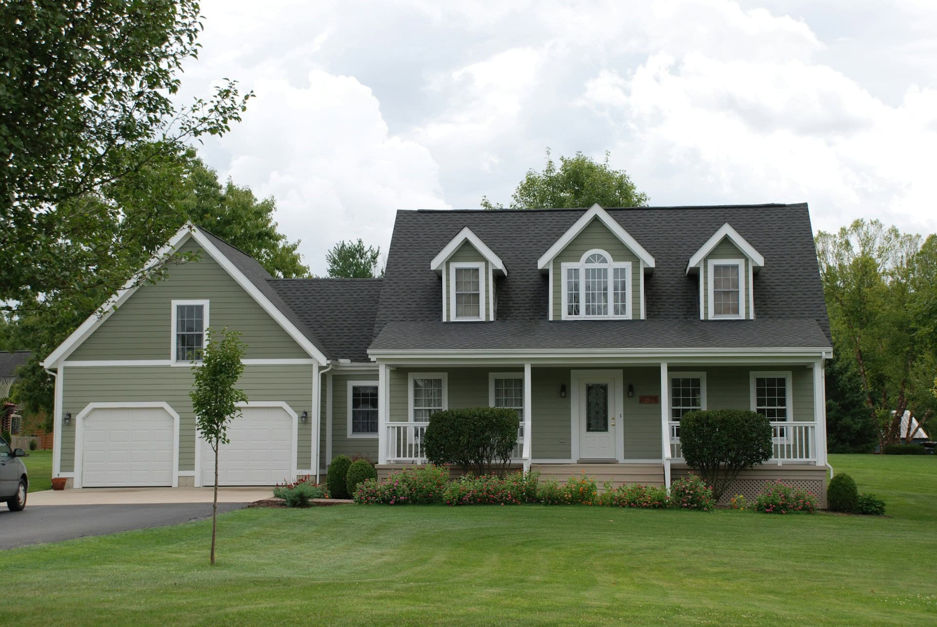The Ultimate Guide to Choosing the Right Exterior Paint Colour Palette for Your Home